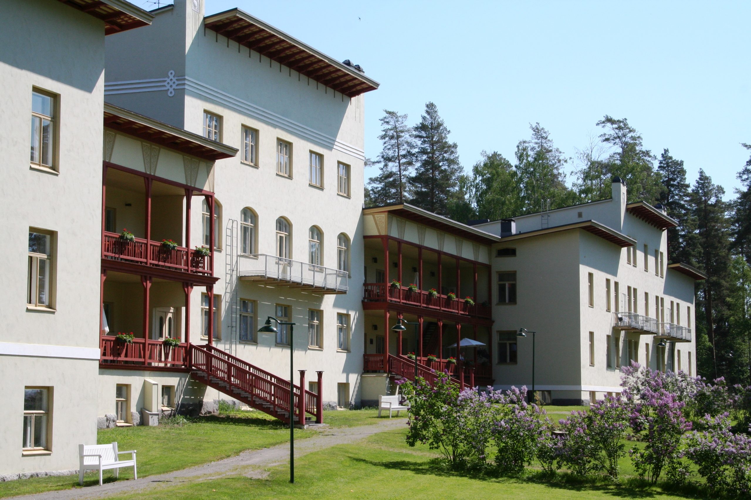 Kruunupuisto main building